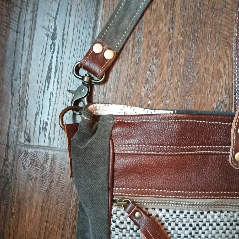 Myra messenger computer bag Very Clean Leather & Canvas